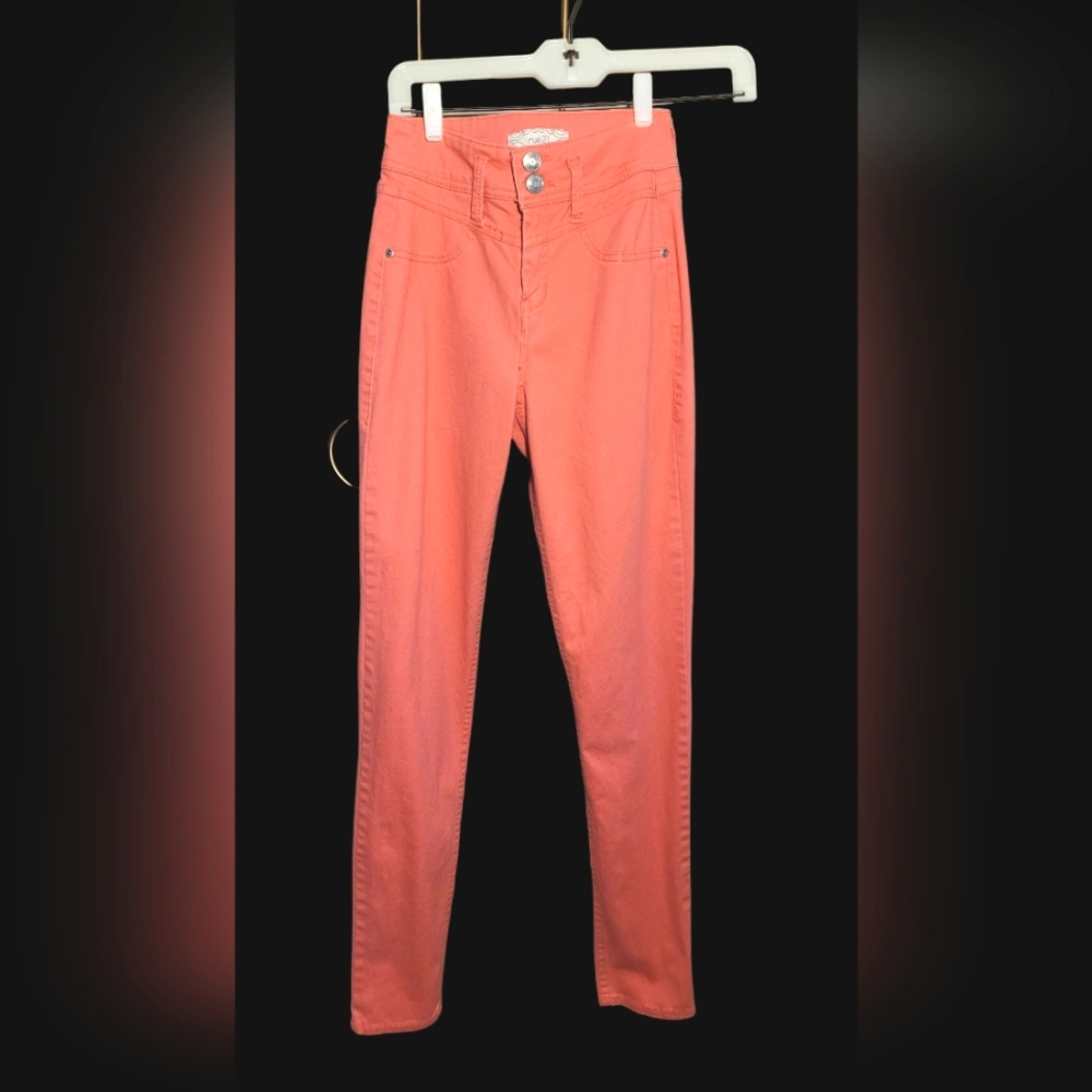 Rue21 Straight Leg Pants Jeans Size 0 Coral Colored Excellent Condition 🧡